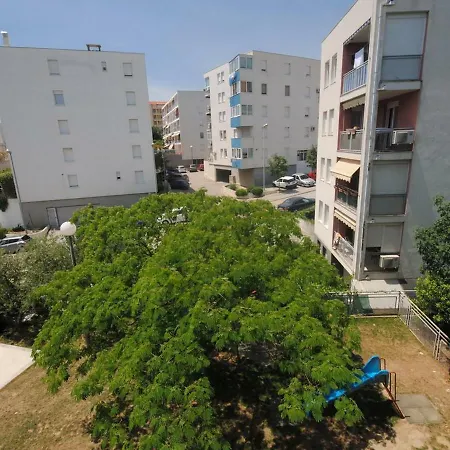 Duilovo Beach شقة