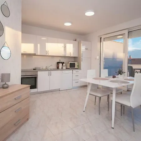Duilovo Beach Apartman *